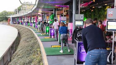 Golf : ces practices d’un nouveau genre qui marient entraînements et fins de journées festives entre amis