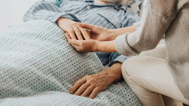 «L’euthanasie et le suicide assisté ne peuvent être imposés aux lieux qui accompagnent au quotidien les plus vulnérables»