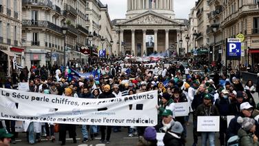 «La mobilisation des médecins doit servir à refonder notre système de santé»