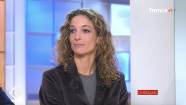 «C’était mon confident» : Olivia Courbis émue aux larmes en rendant hommage à son père Rolland Courbis