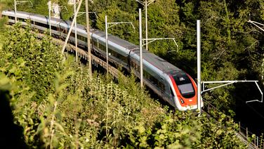 Suisse : un train déraille dans les Alpes, «probablement» des blessés selon la police