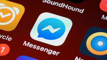 Messenger sur ordinateur, c’est fini : pour continuer à discuter avec ses proches, il faudra passer par le réseau social Facebook
