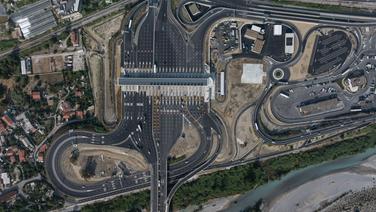 Embouteillé, « délirant et dangereux » : dans l’enfer du péage de Vintimille entre la France et l’Italie