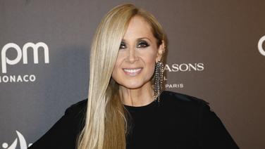 Escale en Sicile chez Lara Fabian : oliviers, piscine et hamac bohème… Sa villa de rêve ouverte sur l’extérieur