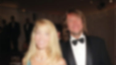 Ils ont fait rêver comme couple des années 90, aujourd’hui ils marient leur fille : les auriez-vous reconnus ?