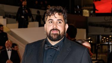 Artus cible d’odieuses critiques sur son apparence, il partage sa désolation sur la plage Gala x Vega à Cannes