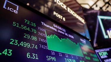 Alors qu’il s’agit de produits indexés sur les performances de la Bourse, la rentabilité reste « inférieure à celle des marchés », pointe l’étude.