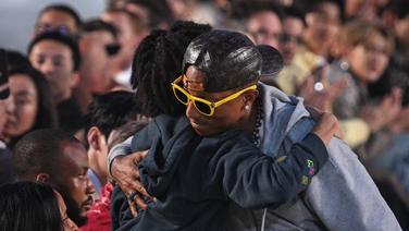 Après avoir conquis la Fashion Week, Pharrell Williams partage un moment complice avec les siens