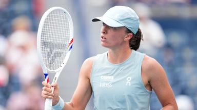 Iga Swiatek file en quarts de finale ou elle affrontera Diana Shnaider, celle qui a réussi a écarté Pegula.