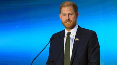 Harry recadré par Charles III ? Le prince fait comme si de rien n’était et dévoile un agenda chargé pour les jours à venir