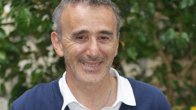 Élie Semoun, son fils aîné Andy Santori a trouvé sa voie à Enghien-les-Bains après un échec constructif : “J’ai essayé une école de cinéma, mais ça n’a pas marché”