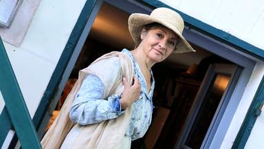 Catherine Ringer disparue des suites d’un cancer : que sait-on de ses 3 enfants Ginger, Simone et Raoul qui ont annoncé la triste nouvelle ?