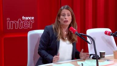 Enceinte de 9 mois, Marine Tondelier se confie sur son congé maternité imminent : “Je ne compte pas revenir 5 jours après en talons aiguilles !”