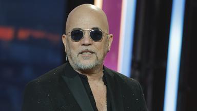 Pascal Obispo généreux en Gironde, le chanteur fait un don en direct pour les familles et les orphelins des sapeurs-pompiers : un tonnerre d’applaudissements mérité