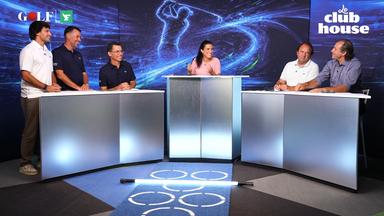 Hugo Esposito, Maxime Demory, Ludovic Pont, Laurent Louët et Philippe Candeloro entourent la présentatrice Maly Thomas