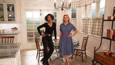 Kerry Washington et Reese Witherspoon dans Little Fires Everywhere.