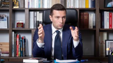 Jordan Bardella au Figaro : « Notre objectif, passer de parti “de” gouvernement à parti “au” gouvernement »