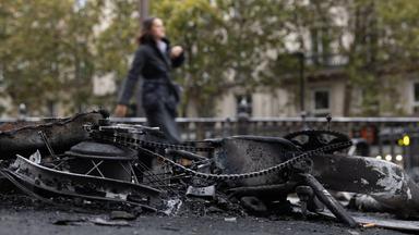Retrait du mobilier urbain, des poubelles, des vélos en libre-service… Les villes vident leurs rues avant l’Acte II des «gilets jaunes»