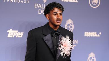 EN DIRECT - Ballon d’Or : Lamine Yamal remporte le trophée Kopa du meilleur jeune joueur… Suivez la cérémonie