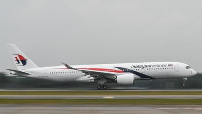 Air France-KLM a proposé d'acheter jusqu'à 49% du capital de la compagnie Malaysia Airlines.