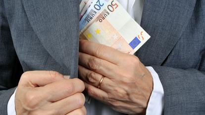Un chef d'entreprise en difficulté et qui déciderait d'emprunter dans le cadre de ce programme «n'aura rien à rembourser avant un an».