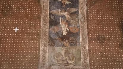 Une rare Mosaïque dédiée au culte d'Orion retrouvée parfaitement conservée à Pompéi.