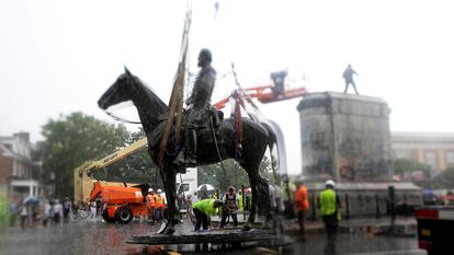 La statue du général Stonewall Jackson, retirée de son piédestal le 1er juillet 2020.
