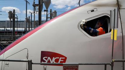 Un TGV au technicentre de Châtillon, le 14 mai 2020.