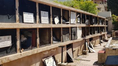 ودمرت الأقبية بسبب الانفجارات.