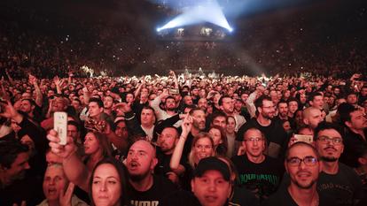 L'interdiction des rassemblements et concerts de plus de 5000 personnes (comme ici à Bercy pour NTM en 2019), décidée le 29 février, a été prolongée jusqu'au 30 octobre.