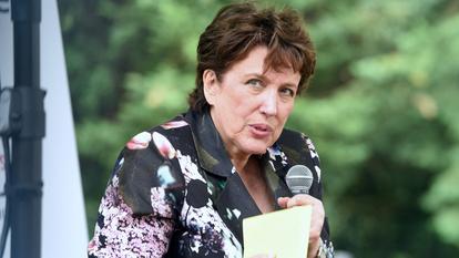 Roselyne Bachelot souhaite que cette réflexion autour des festivals ne cantonne pas à Avignon, mais soit lancée partout en France.
