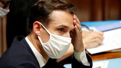 Jean-Baptiste Djebbari, secrétaire d'État français chargé des transports lors des questions de la session gouvernementale à l'Assemblée nationale à Paris, le 15 septembre 2020.