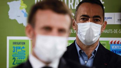 Emmanuel Macron et Youri Djorkaeff, samedi 21 novembre.