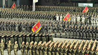 Les troupes militaires ont défilé jeudi, à Pyongyang, la capitale nord-coréenne.
