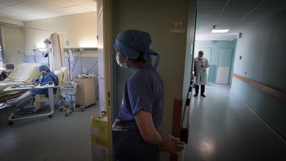Le personnel soignant de Dieppe fait face à une propagation importante du virus dans son établissement.