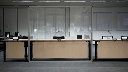 Le siège vide de l'accusée à l'intérieur du tribunal d'Itzehoe.