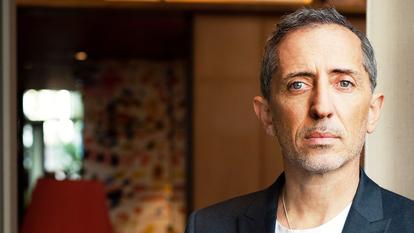 À 51 ans, l'artiste cherche la vérité avant les rires.