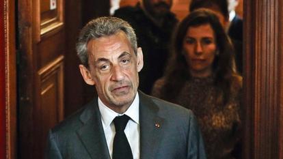 Nicolas Sarkozy, mercredi à la sortie du tribunal de Paris, après la confirmation de sa condamanation.