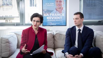 Malika Sorel et Jordan Bardella au siège du RN, à Paris.