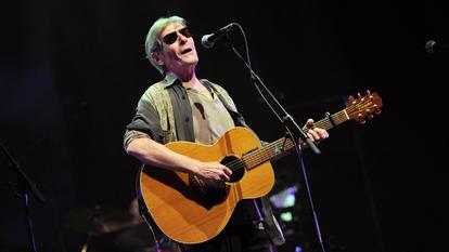 Gabriel Yacoub (ici en 2010) avait lancé son groupe de folk Malicorne en 1973 avec son ancienne compagne Marie Sauvet.