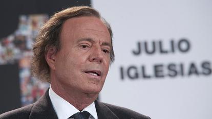 Julio Iglesia lors de la cérémonie des Lifetime Achievement Award, à Madrid le 16 décembre 2011.