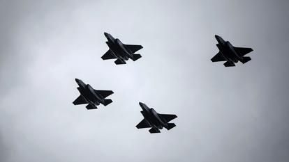 Quatre F-35 livrés au Danemark, en 2023. « S’ils voulaient défendre le Groenland, n’iraient même pas jusque-là ! », prévient le patron d’Airbus Defence and Space, Michael Schoellhorn.