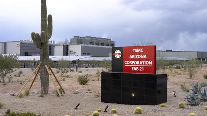 Les 100 milliards de dollars annoncés s’ajoutent aux 65 milliards actés l’an dernier pour trois usines en Arizona.