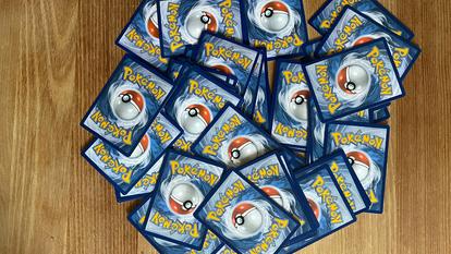 Les cartes Pokémon se revendent à prix d’or.