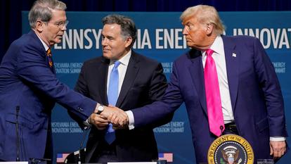 Donald Trump, le 15 juillet, lors du sommet sur l’énergie et l’innovation de Pennsylvanie, à l’université Carnegie Mellon à Pittsburgh, en Pennsylvanie.