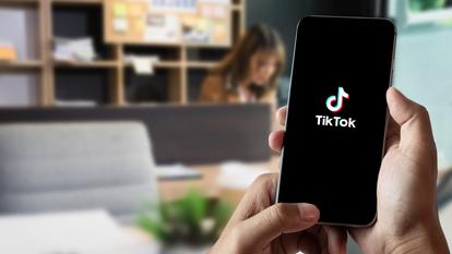 TikTok s’est imposé comme une plateforme incontournable en France depuis 2020.