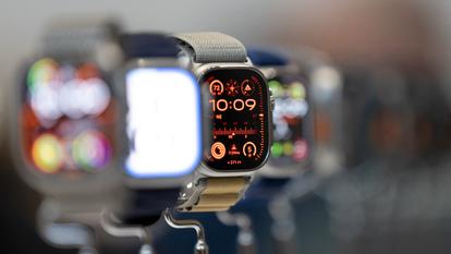 Les Apple Watch sont capables de réaliser des électrocardiogrammes, de détecter l’arythmie cardiaque ou de suspecter une apnée du sommeil.
