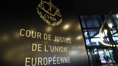 Photo du logo de la Cour de justice de l’Union européenne à Luxembourg, le 13 janvier 2020.