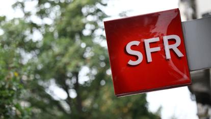 Après des semaines de négociations, les opérateurs Orange, Bouygues Telecom et Free ont déposé mardi 14 octobre une offre commune pour racheter SFR.