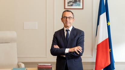 رئيس حزب الجمهوريين ووزير الداخلية الأسبق، برونو ريتاليو.